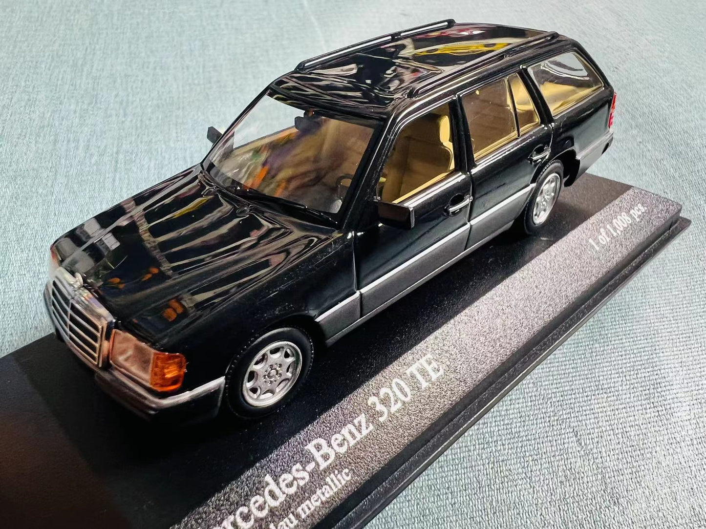 Discontinued Mega rare Vintage PMA Minichamps 1/43 scale diecast model Mercedes-Benz E class wagon W124 S124 320TE