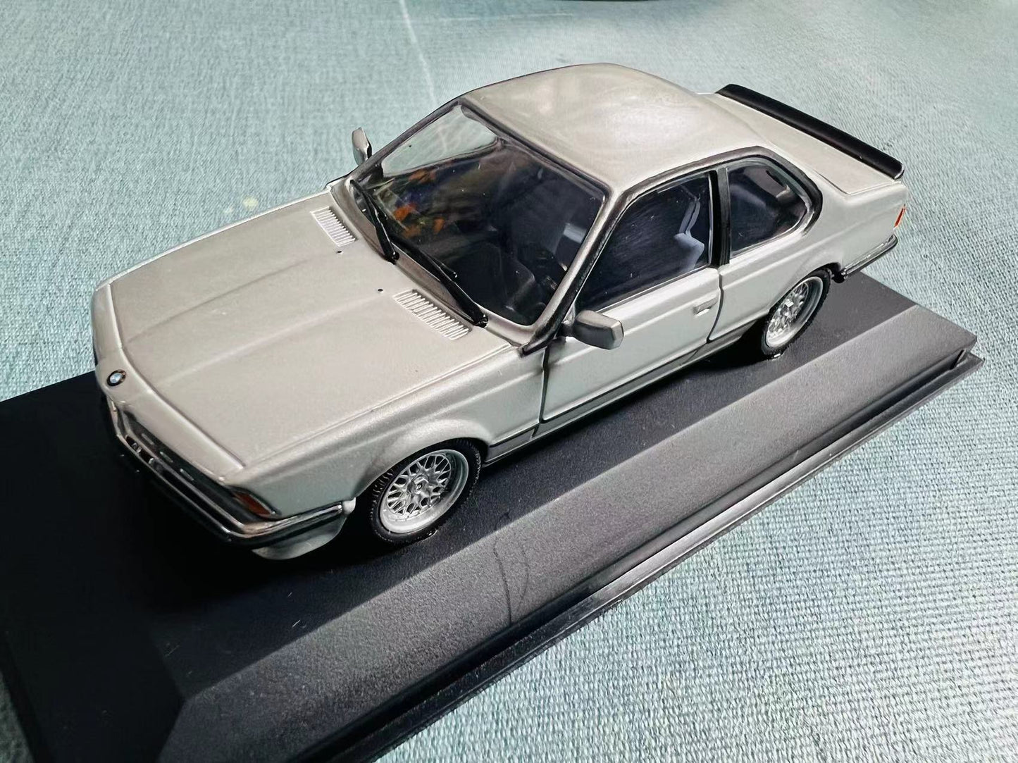 Super Rare Original Minichamps 1/43 diecast model BMW 6 Serious 635 CSi 1982 Silver out of print