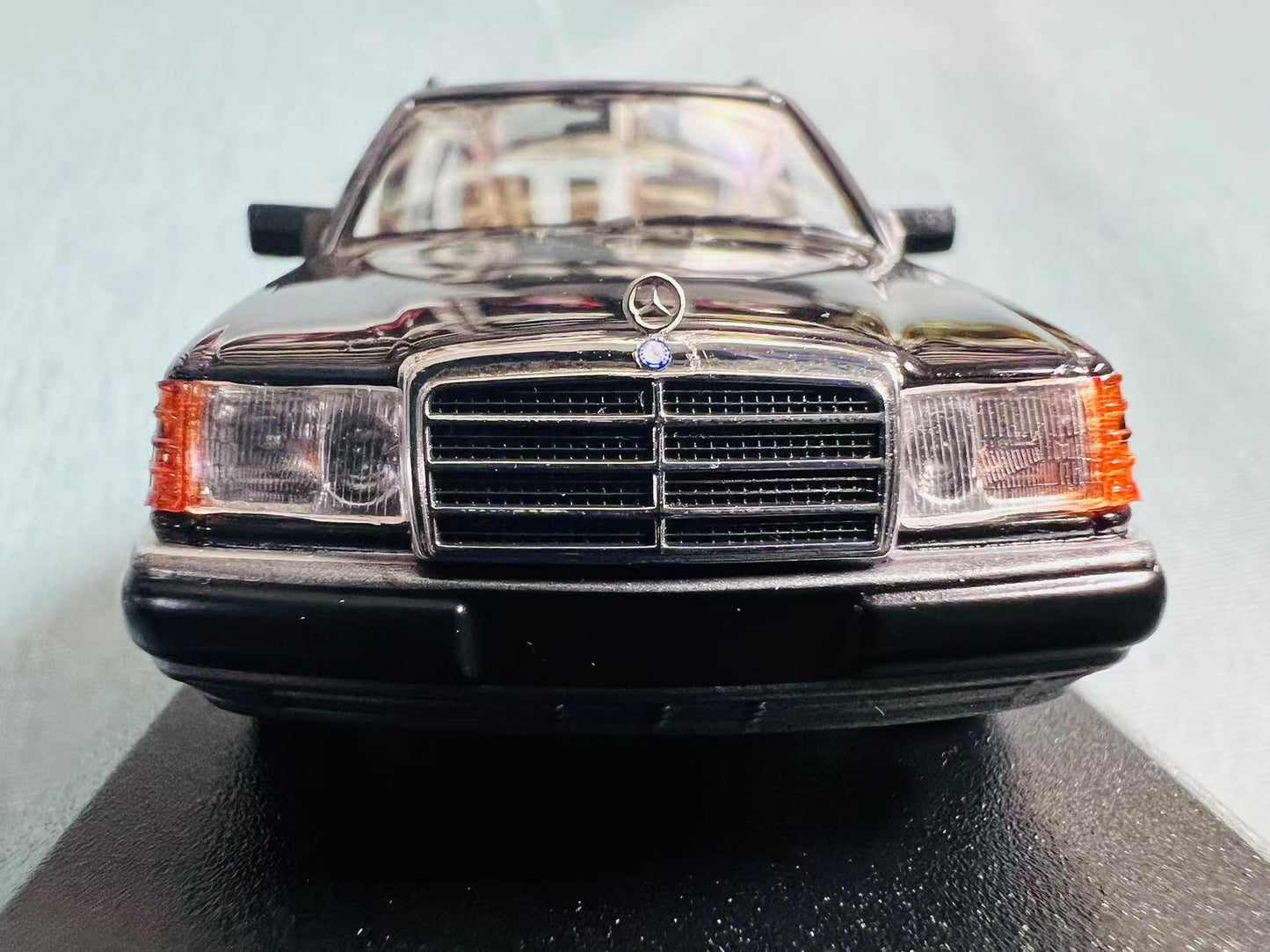 Discontinued Mega rare Vintage PMA Minichamps 1/43 scale diecast model Mercedes-Benz E class wagon W124 S124 320TE