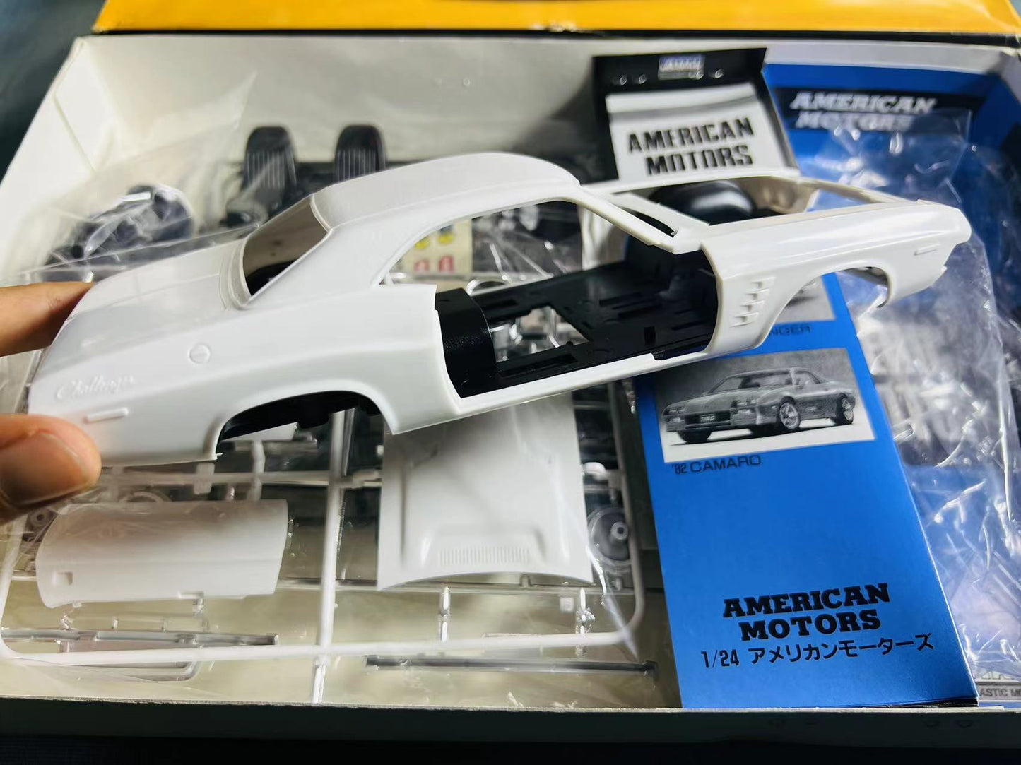 Super Rare ARII discontinued vintage 1/24 scale unassembled model kits Dodge Challengar V8 1973 American Muscle Car