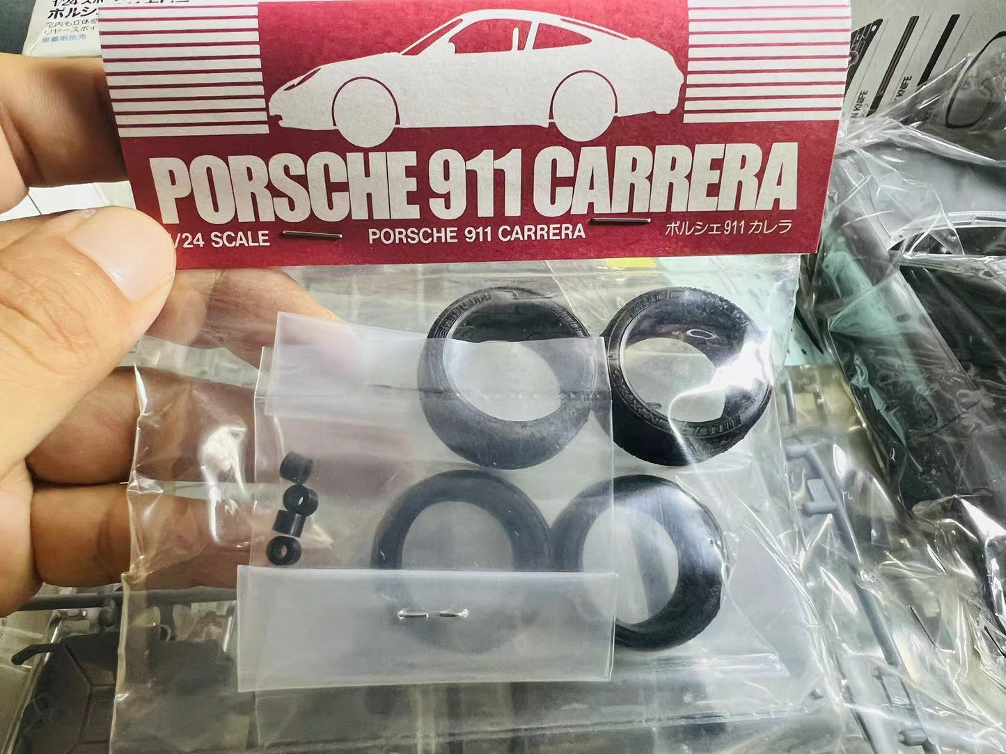 Original discontinued Tamiya 24196 vintage 1/24 scale unassembled plastic model kit Porsche 911 996 Carrera